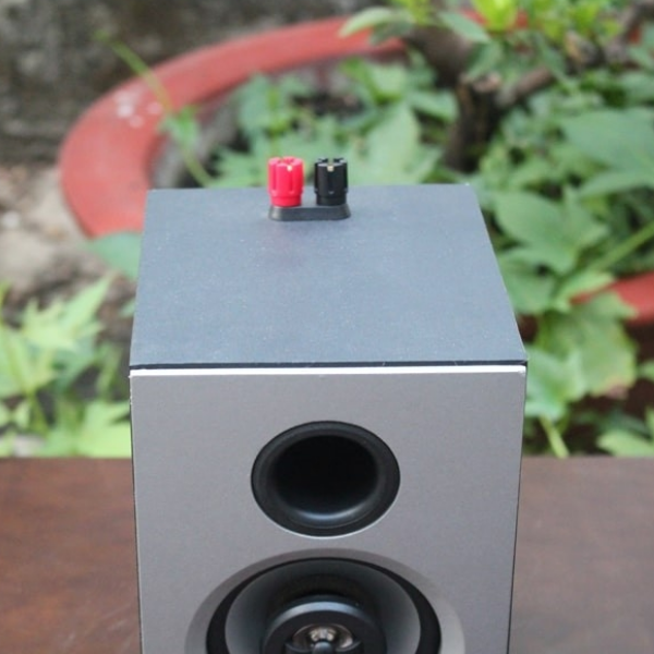 Loa cà phê (cafe) V25 có đầy đủ bass và treble Loa cà phê (cafe) V25