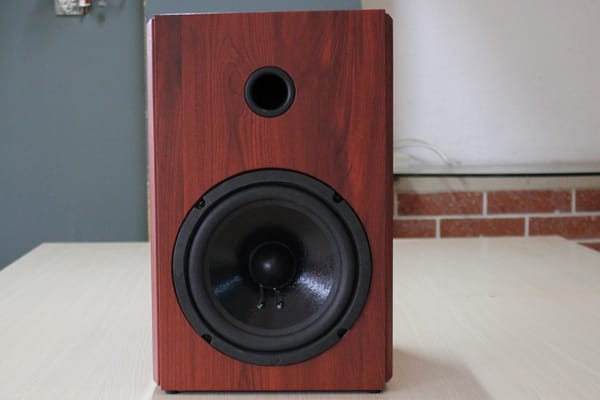 Loa vệ Tinh cho quán cà phê Goldsound V100 Loa vệ Tinh cho quán cà phê Goldsound V100
