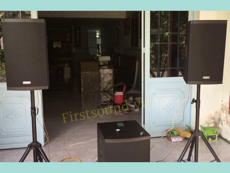 Sự kết hợp hài hòa giữa loa sân khấu FBT X-Sub 15SA và X-Ltie-15A Loa sân khấu FBT X-Sub-15SA- Loa chính hãng nhập khẩu từ Italia