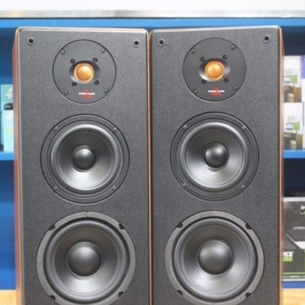 Mặt trước của dàn karaoke gia đình GoldHifi 2018 Dàn karaoke gia đình GoldHifi 2018