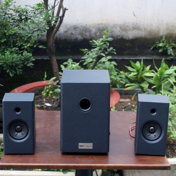 Loa vi tính G6100s được thiết kế nhỏ gọn và tinh tế Loa vi tính G6100s-2018