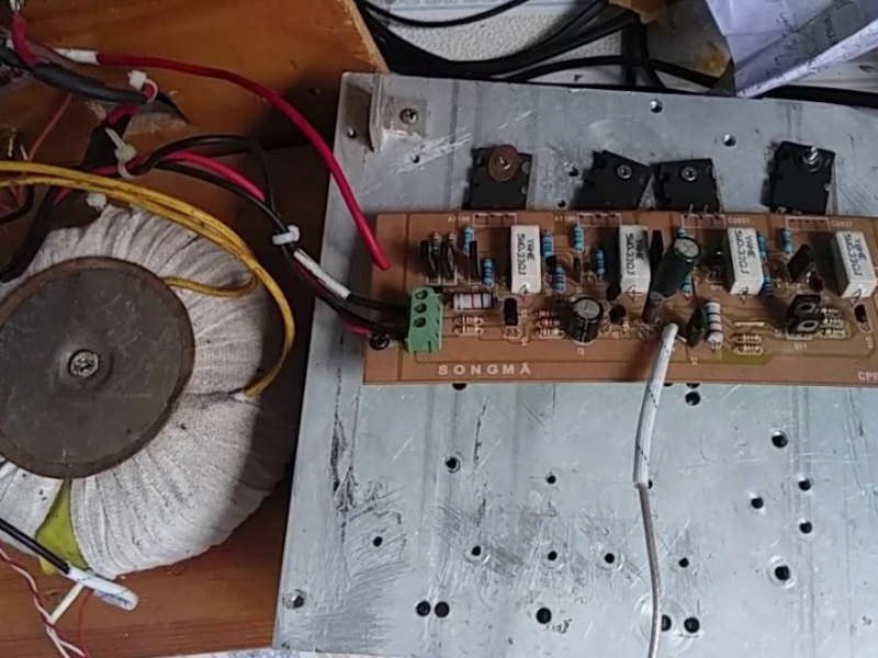 Tắt amply đúng cách sẽ giúp loa hoạt động hiệu quả Nguyên nhân loa bị rè? Do hãng hay do chính người sử dụng