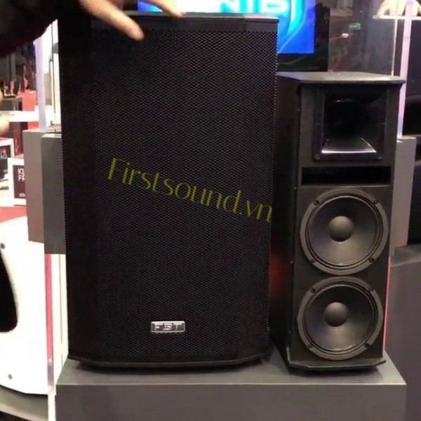 Loa sân khấu FBT VENTIS 112MA dễ dàng khi liên kết với thiết bị khác Loa sân khấu FBT VENTIS 112MA-Loa FBT nhập khẩu chính hãng