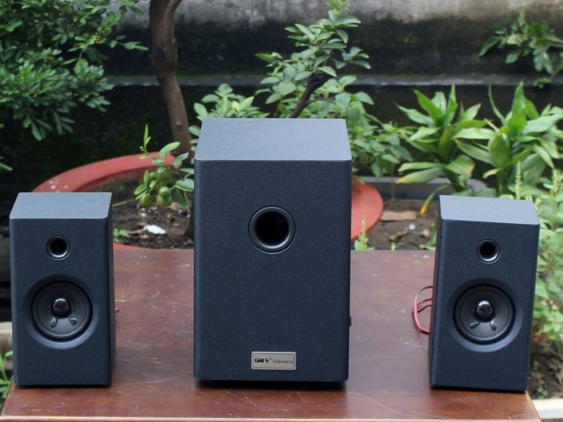 Bộ âm thanh gồm thiết bị amply và loa nghe nhạc Tại sao amply bị rè, bị sôi? Cách khắc phục hiệu quả 99%