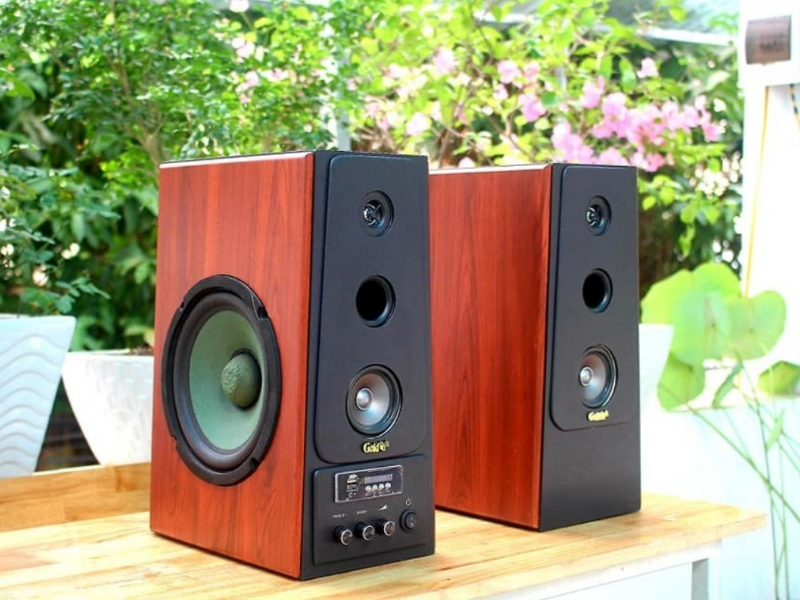 Thiết bị ghép nối cho loa nghe nhạc và loa hát karaoke cũng mang sự khác biệt lớn 4 đặc điểm để phân biệt loa nghe nhạc và loa hát karaoke