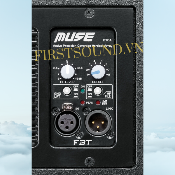 Mặt sau của loa MUSE 210LA có đầy đủ jack cắm và volume điều chỉnh Mặt sau của loa MUSE 210LA có đầy đủ jack cắm và volume điều chỉnh
