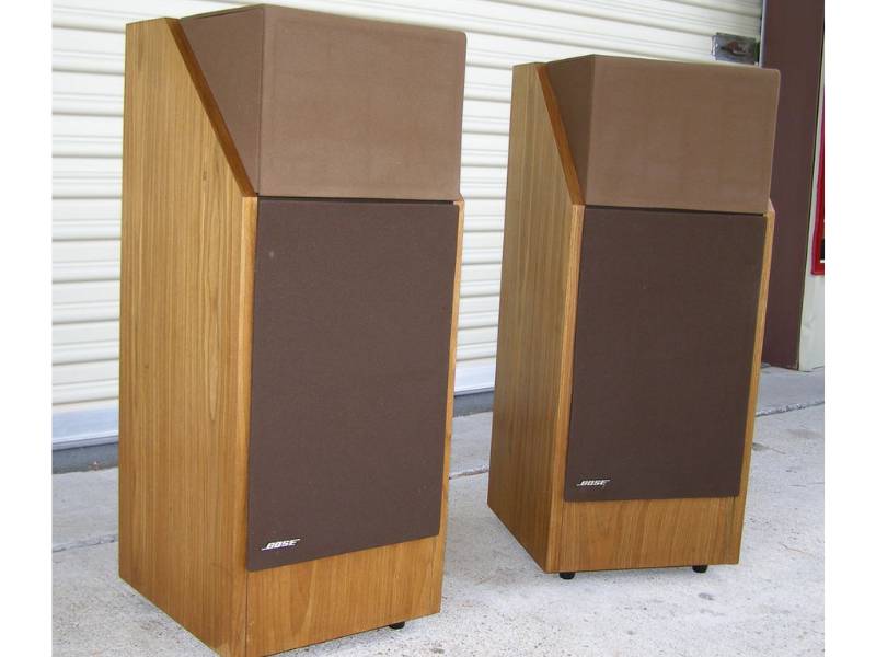 Loa Bose chính hãng của Mỹ mang đến chất âm tuyệt vời khi nghe nhạc vàng Loa Bose chính hãng của Mỹ mang đến chất âm tuyệt vời khi nghe nhạc vàng