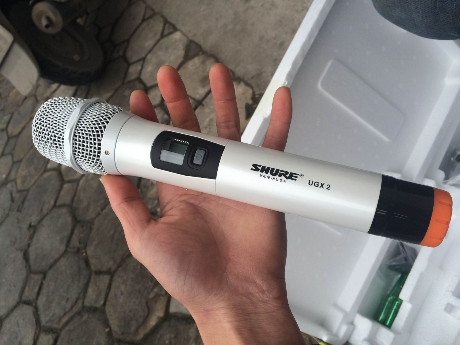 Micro karaoke không dây Shure UGX2