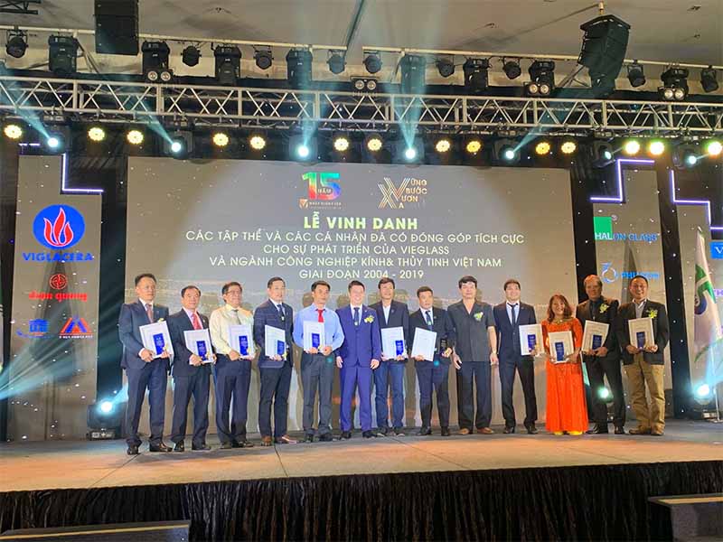 Lễ kỷ niệm 15 năm thành lập hiệp hội kính và thủy tinh