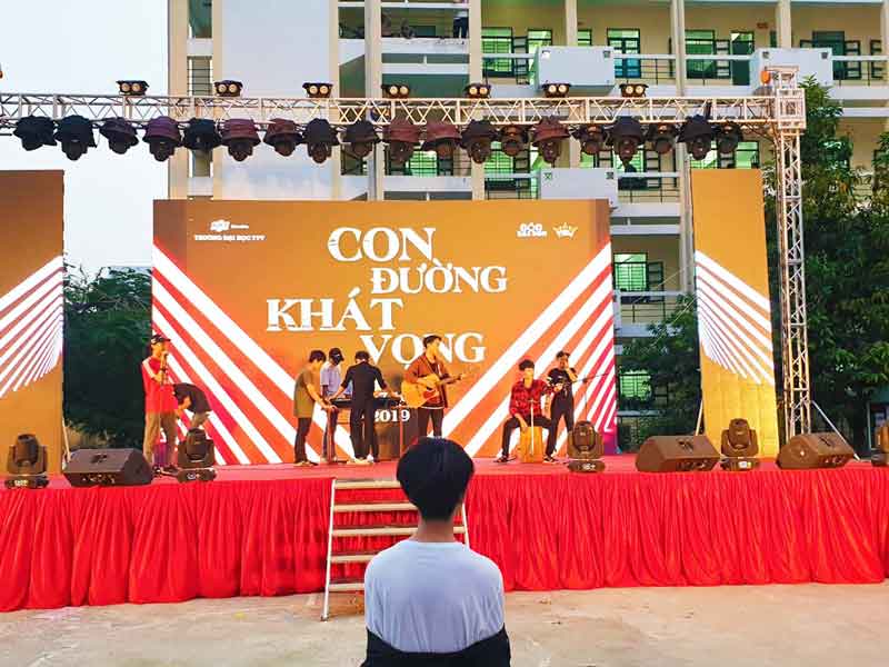 Cho thuê khung truss của First Sound tại đại học FPT