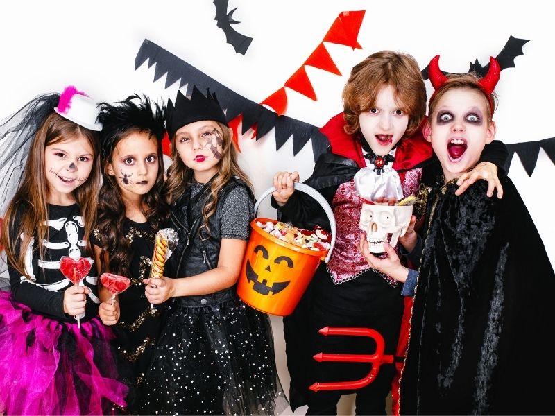 Chia sẻ cách tổ chức sự kiện halloween chuyên nghiệp và "Ma Quái" Chia sẻ cách tổ chức sự kiện halloween chuyên nghiệp và "Ma Quái"