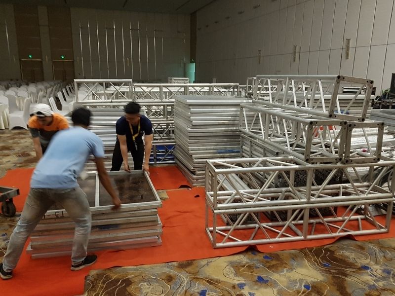 Sân khấu sự kiện trong nhà Sân khấu sự kiện trong nhà