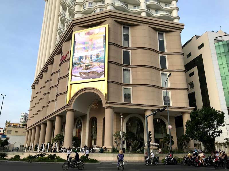 Lắp đặt màn hình led tòa nhà lavela Saigon Hotel