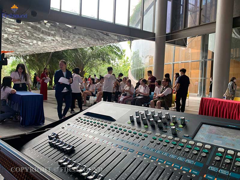 Cho thuê âm thanh ánh sáng đại học văn lang-4