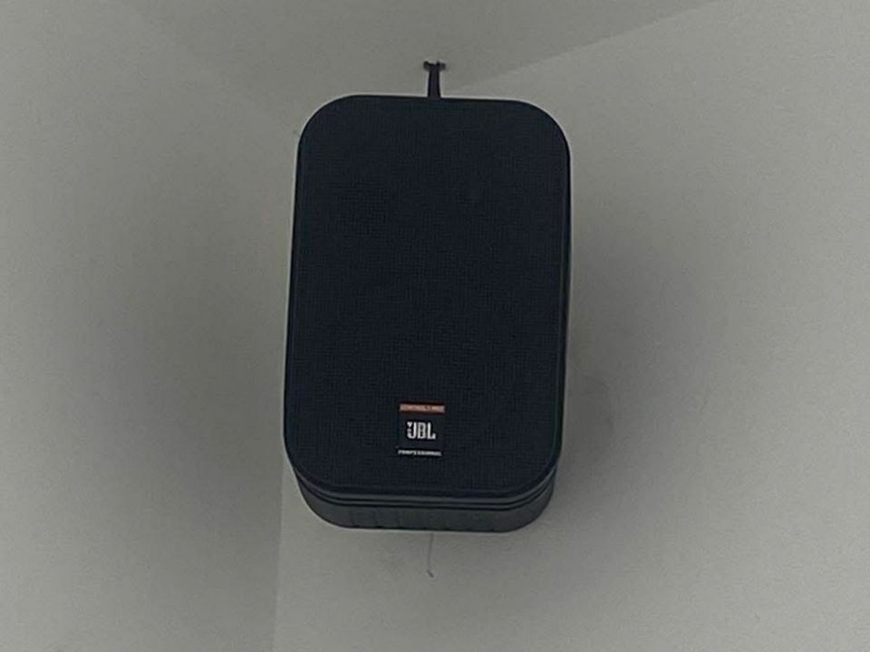 Loa treo tường cho quán cafe, nhà hàng, quán bida JBL control 1 pro-5
