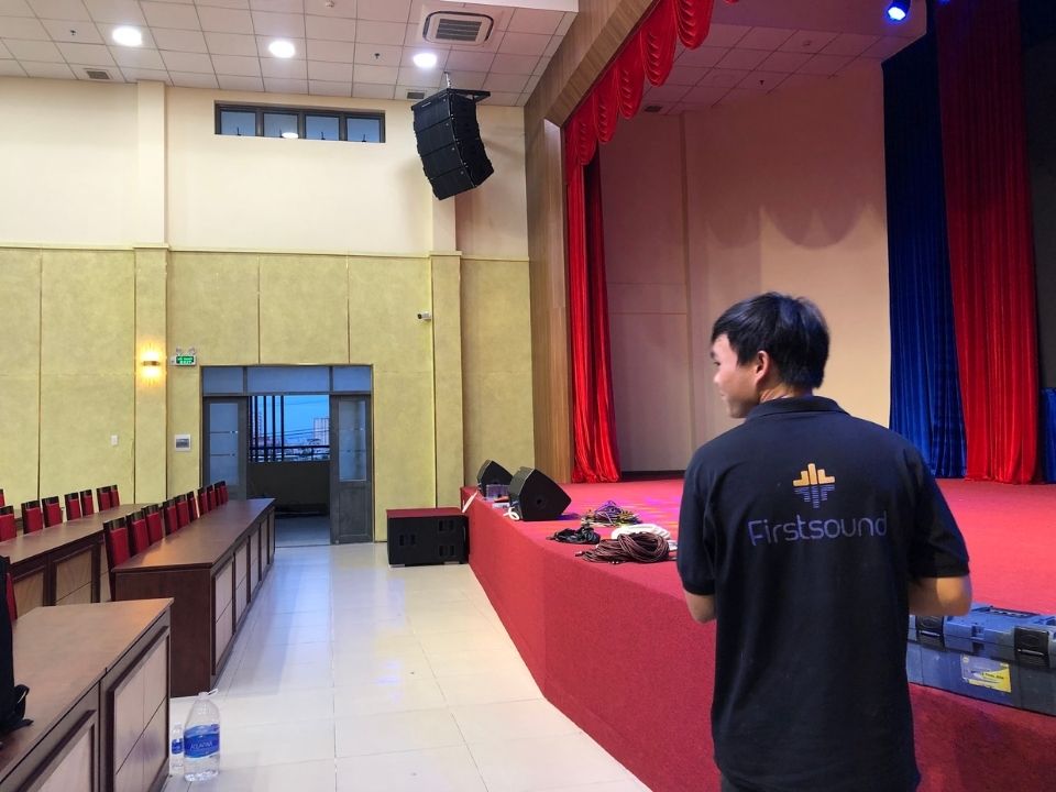 Hội trường THPT Ngô Thời Nhiệm Bình Tân