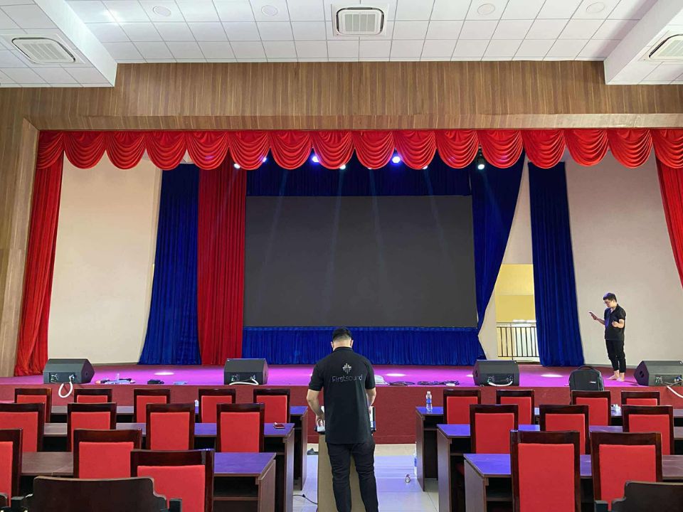 Loa cho hội trường THPT Ngô Thời Nhiệm