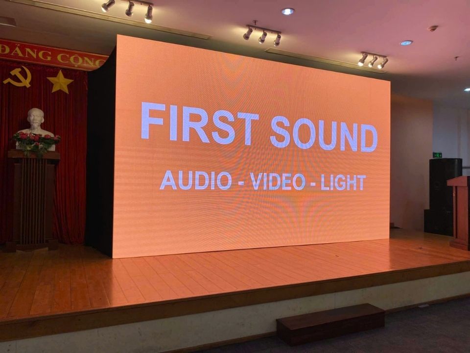Màn hình led trong nhà hiển thị cực tốt của First Sound 