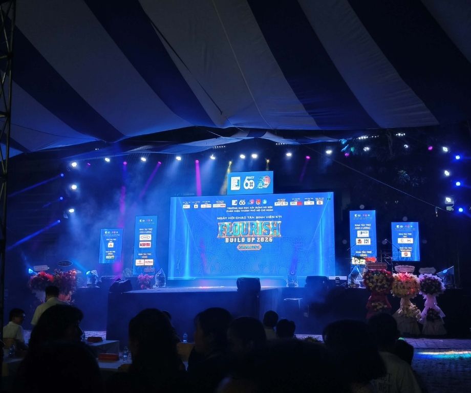 Dịch vụ cho thuê âm thanh ánh sáng led của First sound tại DH Xây Dựng TPHCM-5